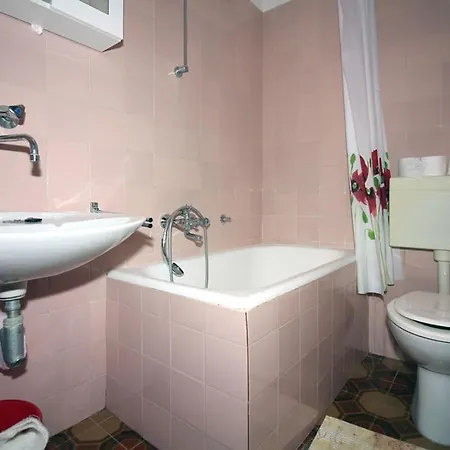 3 Bedroom In Apartment Tisno