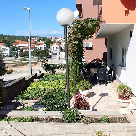 Apartment 3 Bedroom In