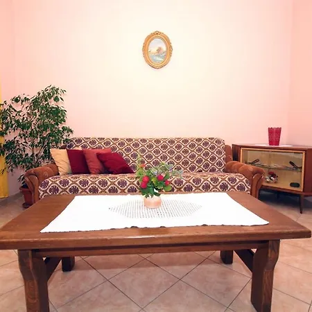 Apartment 3 Bedroom In