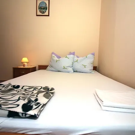 Apartment 3 Bedroom In *