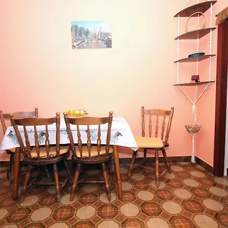 3 Bedroom In Apartment *
