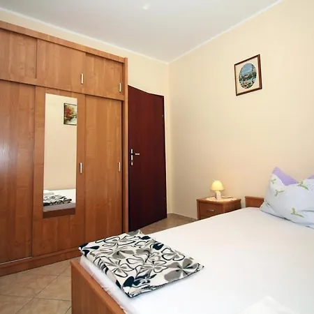 Apartment 3 Bedroom In